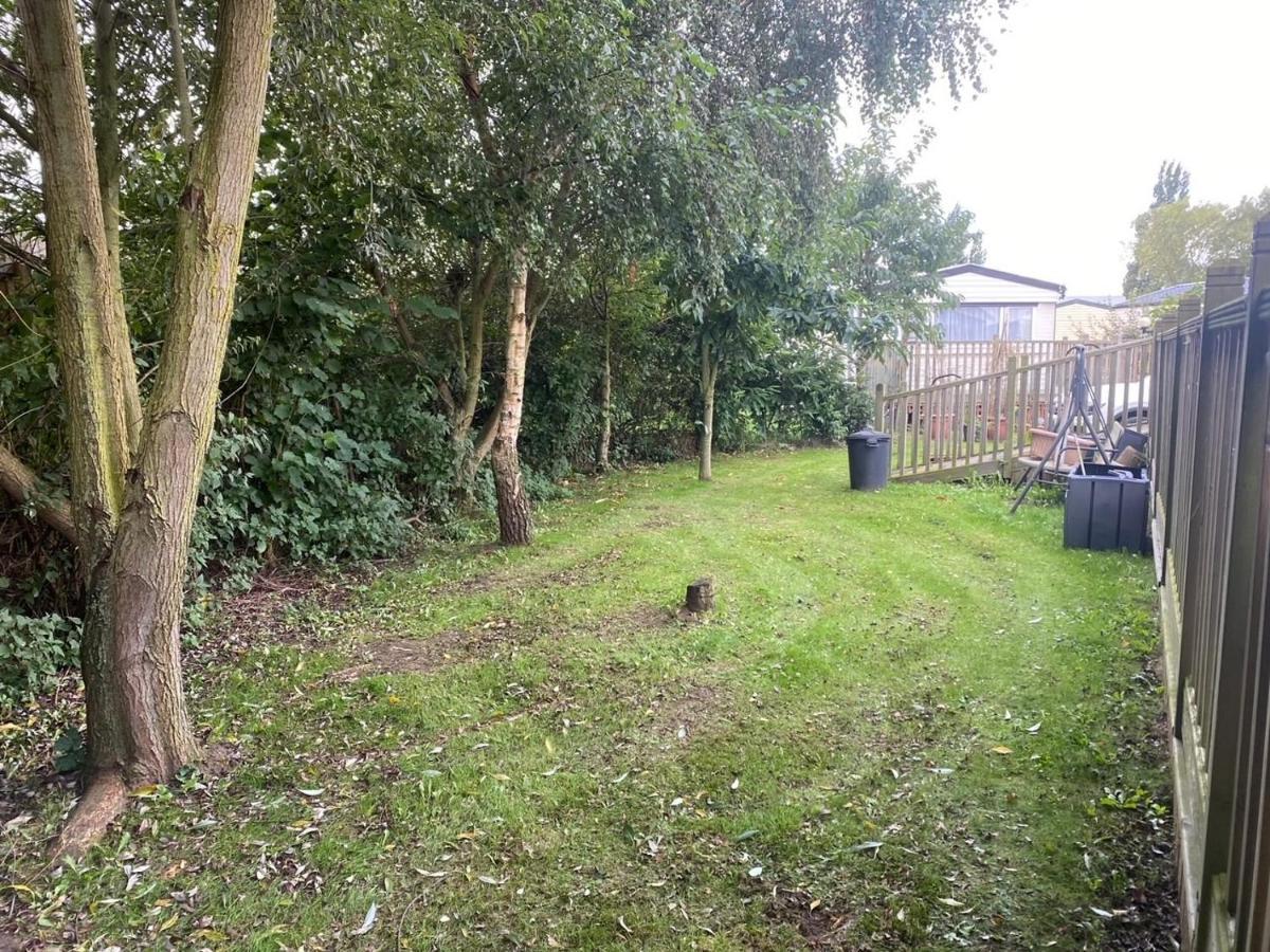 Willow Lodge Crowle  Exterior photo
